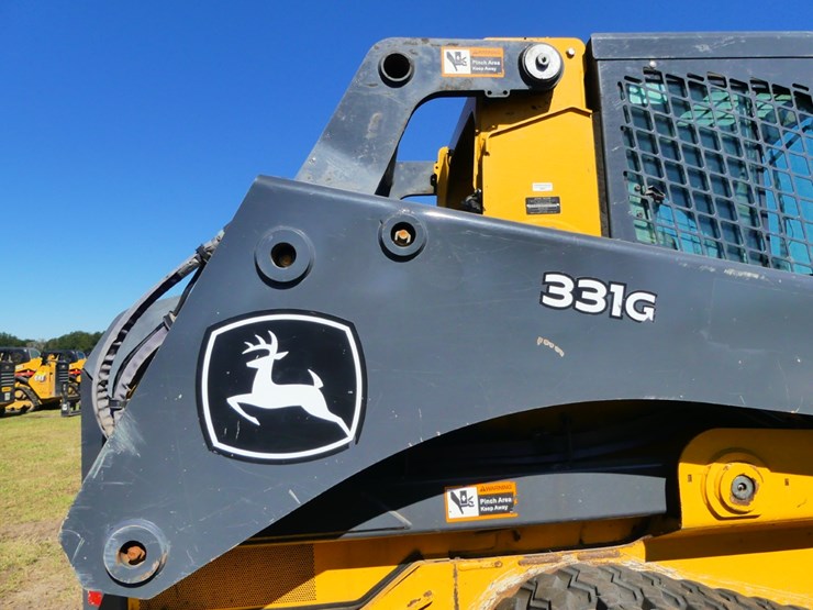 2021-deere-331g-image-7