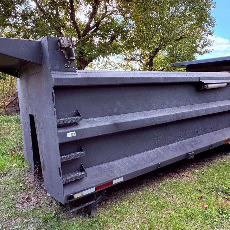 16' Dump Body with High Lift Gate
