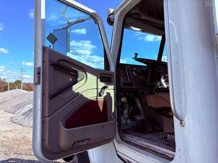 2007-international-paystar-5600i-image-48