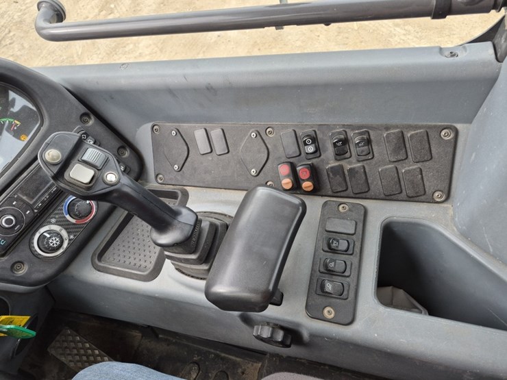 new-holland-w80c-image-19