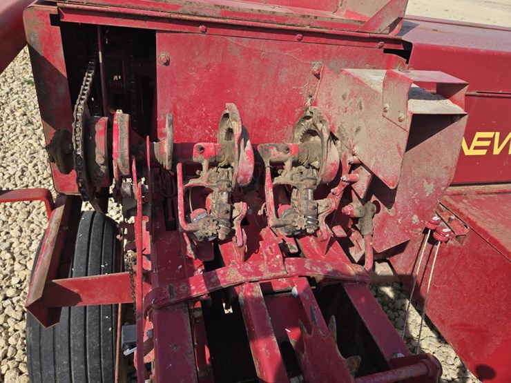 new-holland-315-image-7