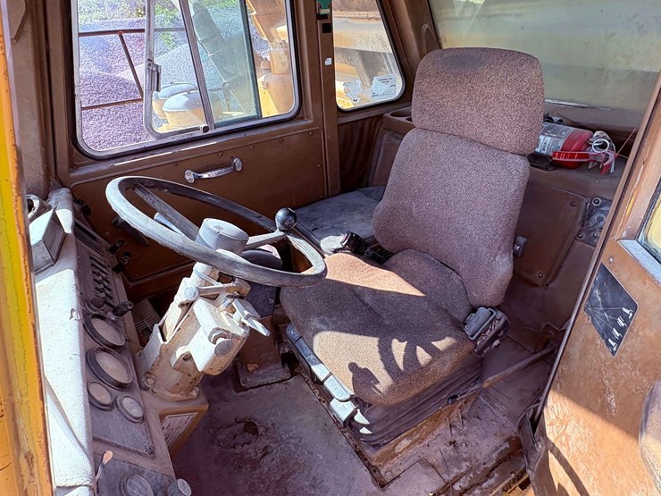 1995-caterpillar-769c-image-32