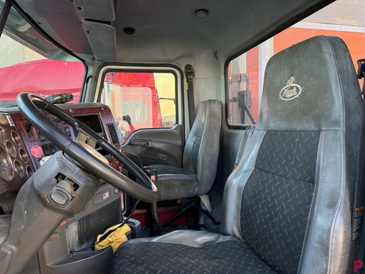 2015-mack-ch613-image-11