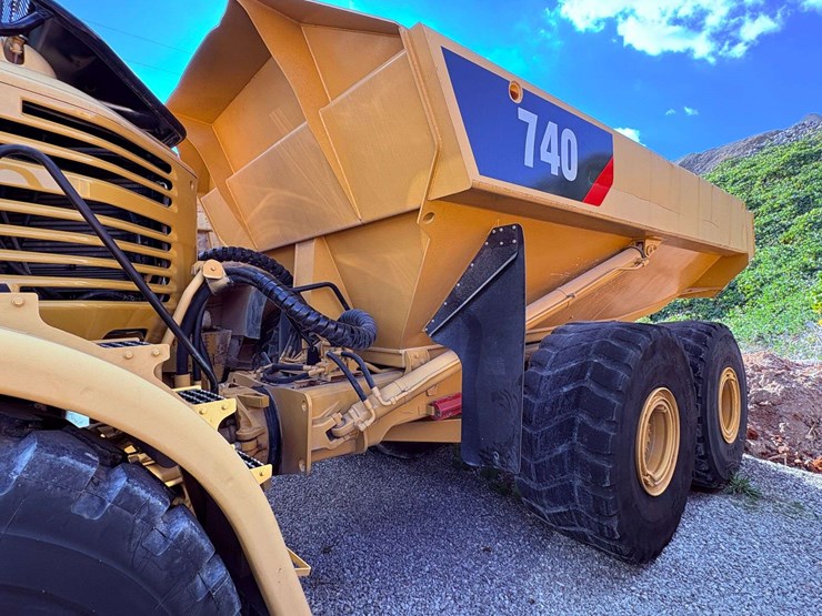 2007-caterpillar-740-image-16