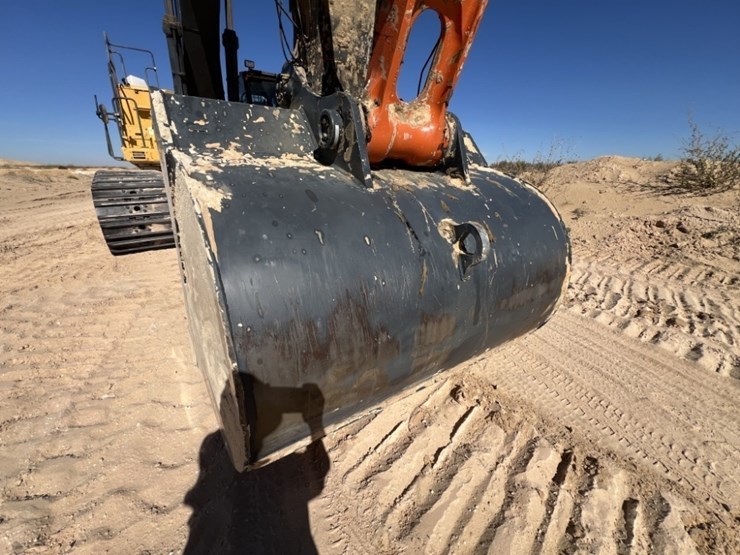 2019-deere-670g-lc-image-19