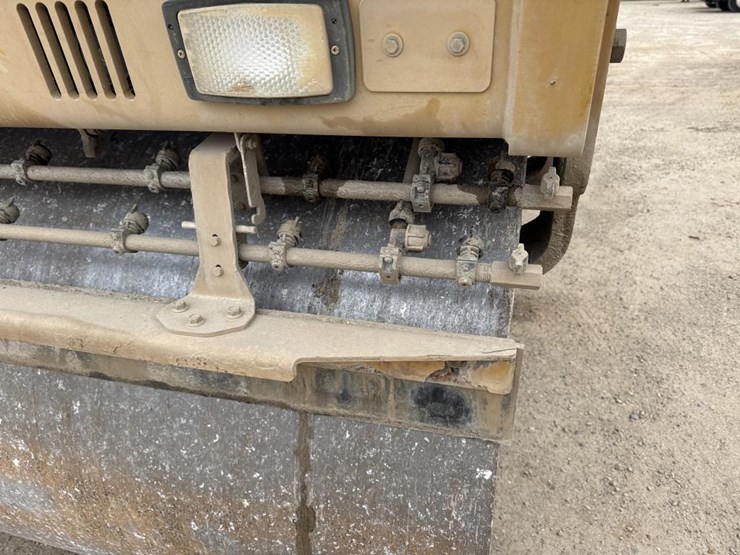 caterpillar-cb64b-image-10