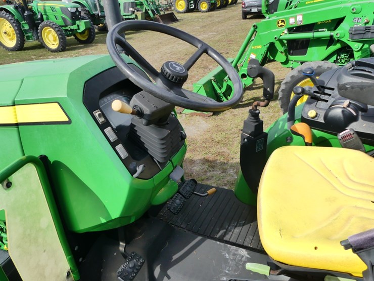 2015-john-deere-5085e-image-13