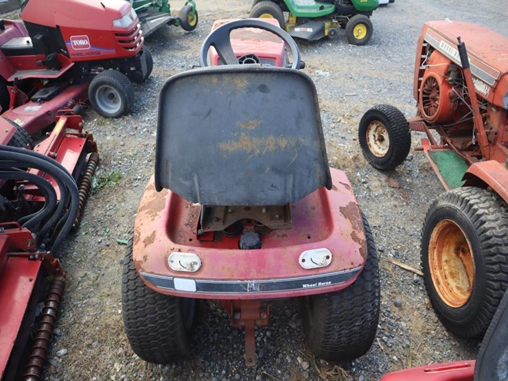 wheel-horse-lawn-&-garden-tractor-image-7