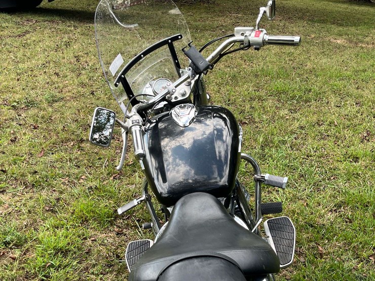 1998-honda-vt1100c3-shadow-aero-motorcycle-image-17