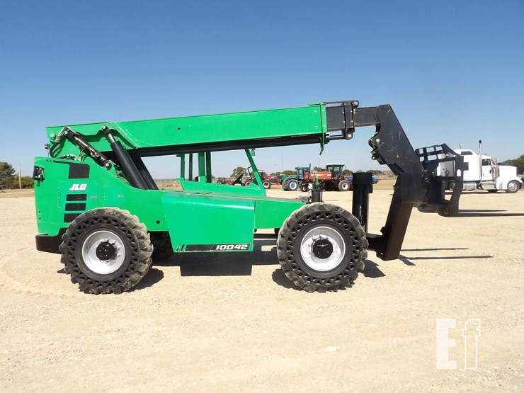 2017-sky-trak-10042-image-12