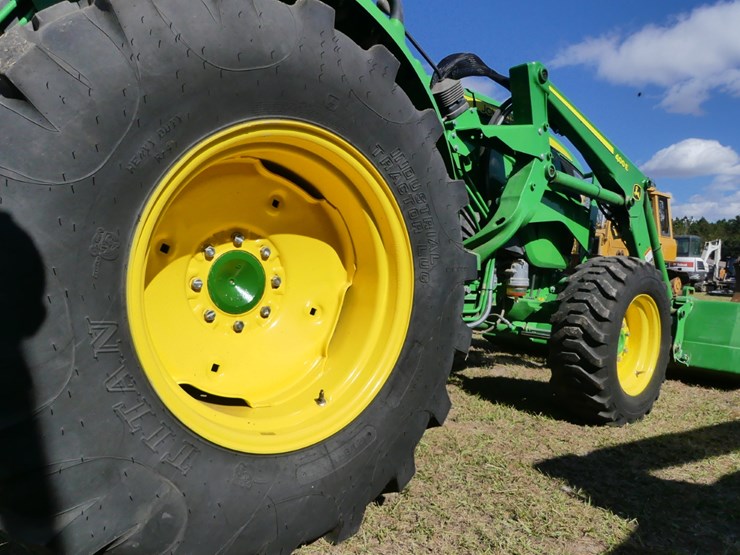 2018-john-deere-4052m-image-7