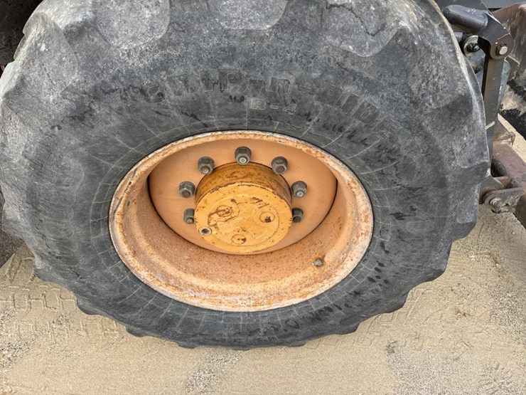 2007-case-570m-xt-image-46