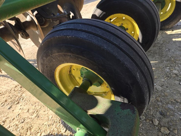 john-deere-637-image-11