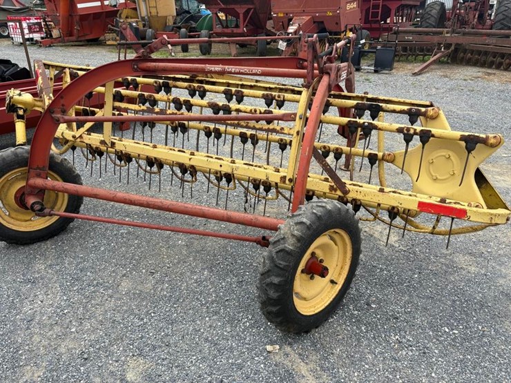 new-holland-256-image-3