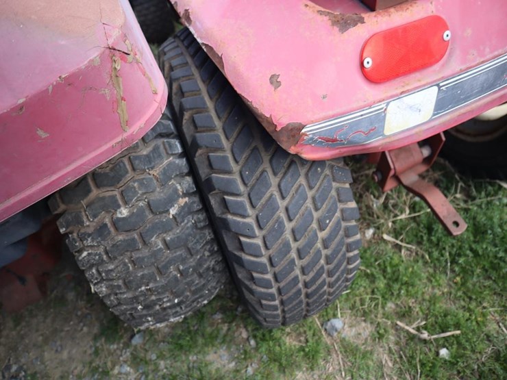 wheel-horse-lawn-&-garden-tractor-image-11