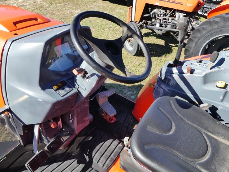 2016-kubota-l4760-image-12