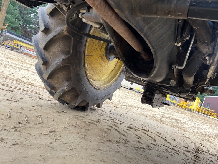 john-deere-3032e-image-42