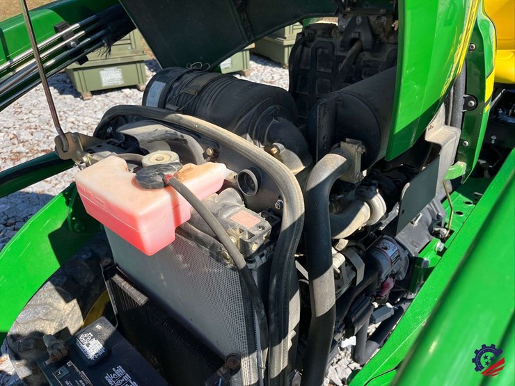 john-deere-4105-image-35