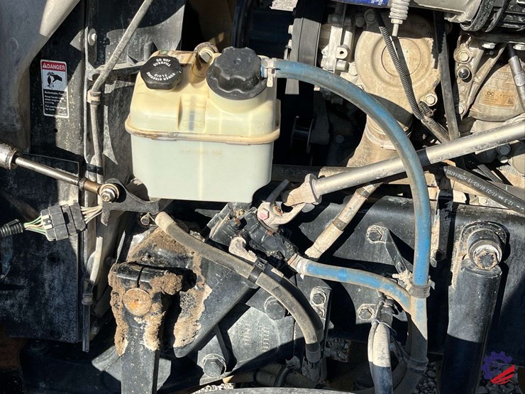 2020-freightliner-122sd-image-52