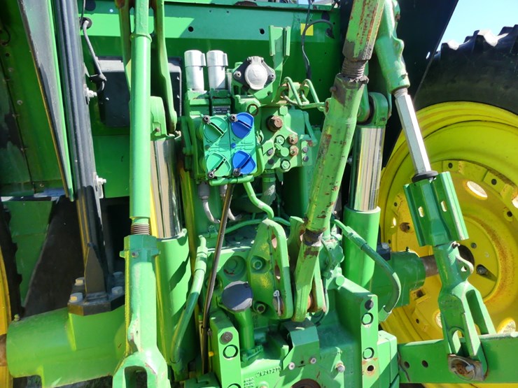 2019-john-deere-6145m-image-6