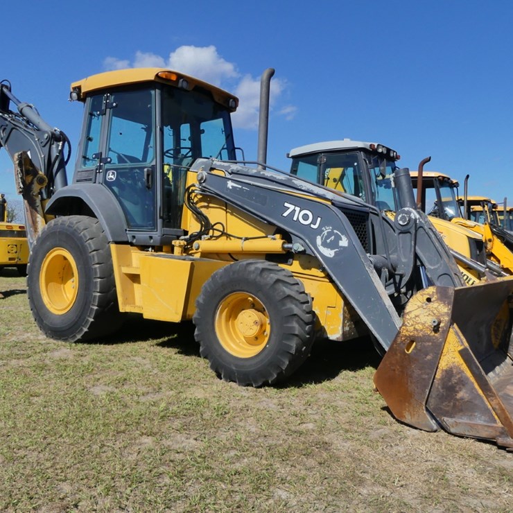 DEERE 710J
