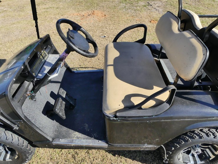 ez-go-golf-cart-image-8