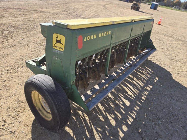 john-deere-8100-image-5