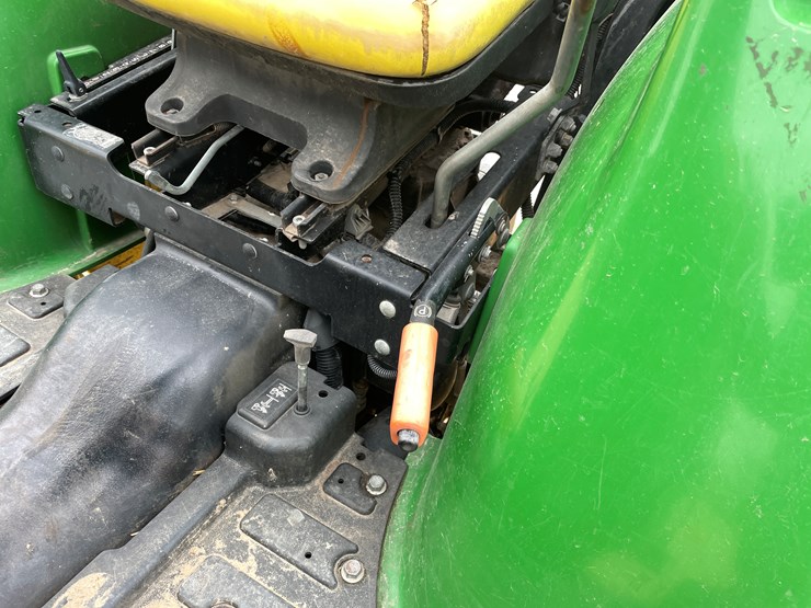 john-deere-3032e-image-45