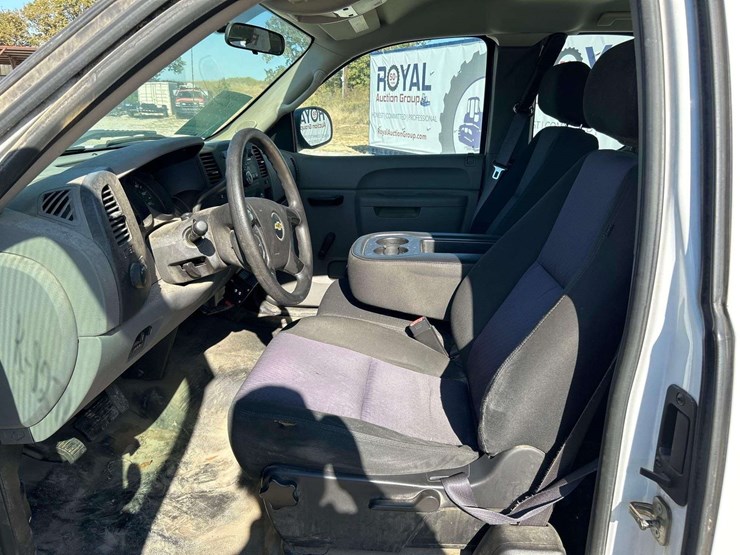 2013-chevrolet-silverado-1500-image-11