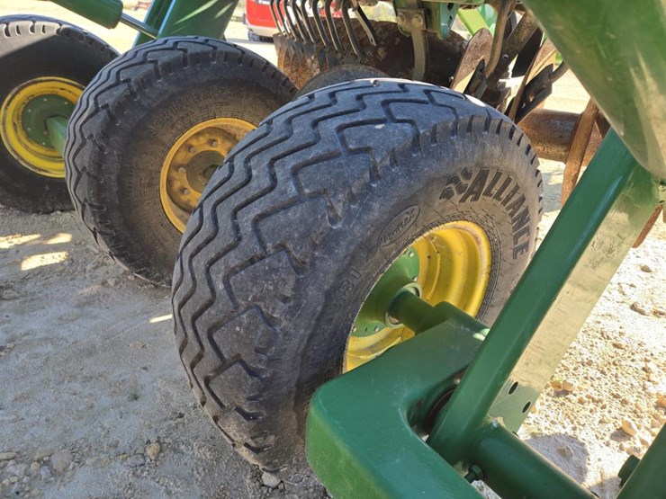 john-deere-2623vt-image-22