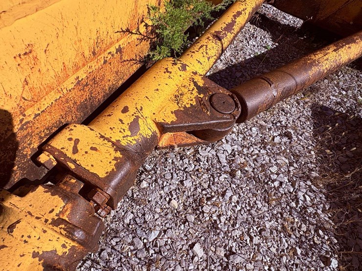 cat-semi-u-push-blade-image-24