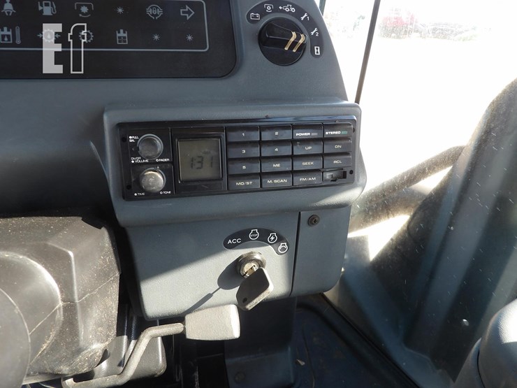 new-holland-9282-image-36