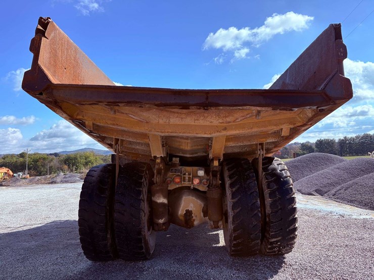 1995-caterpillar-769c-image-12