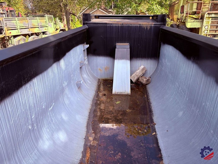 new-16'-ox-body-dump-body-with-high-lift-gate-image-4