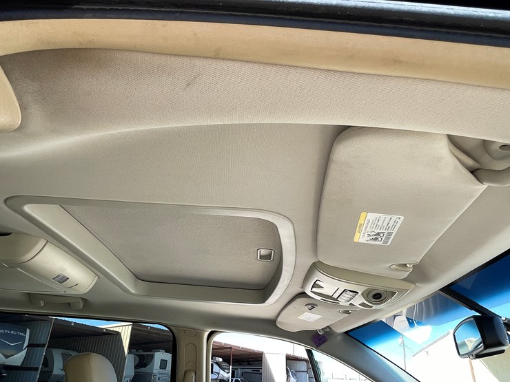 2010-volkswagen-routan-image-82