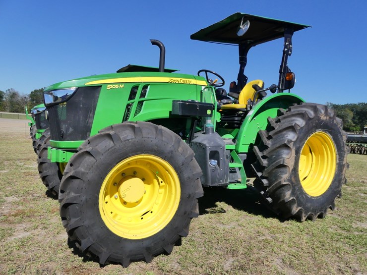 2023-john-deere-5105m-image-1