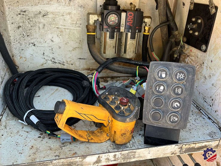 2017-ford-f550-xl-image-51