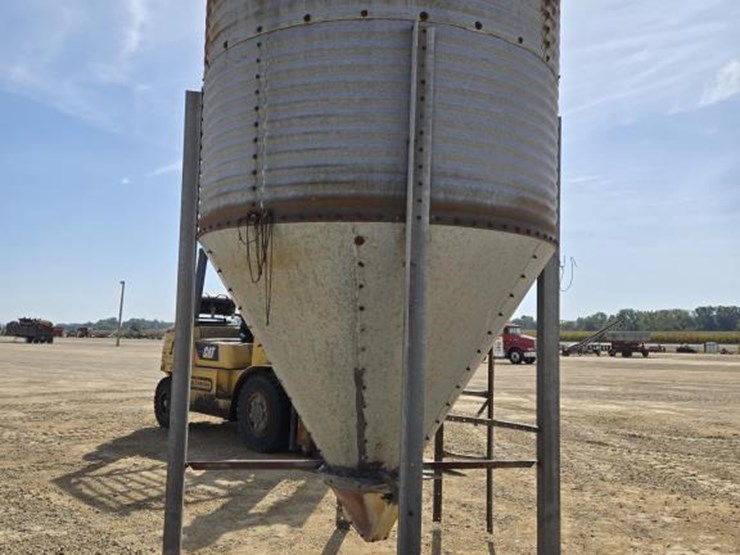 #5831-•-3-ton-bulk-bin-image-5