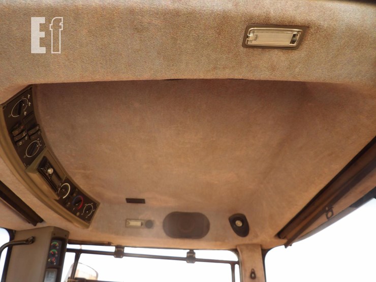 new-holland-t9040-image-29