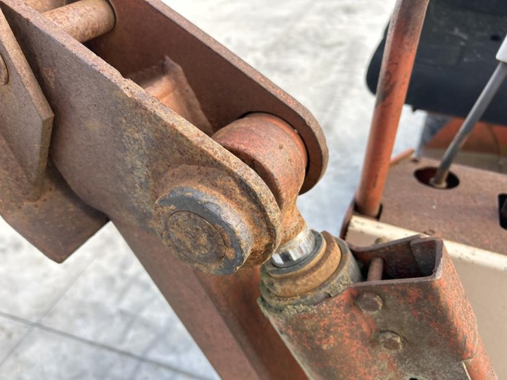 ditch-witch-2310-image-25