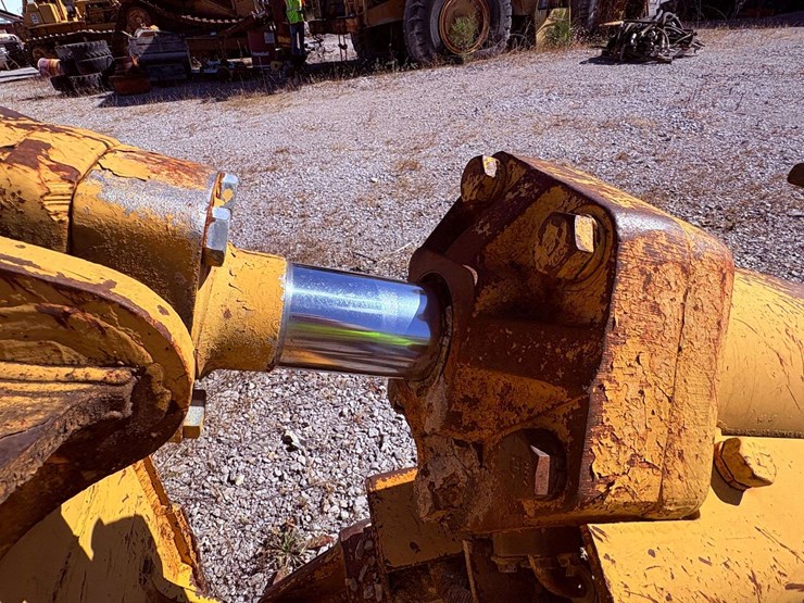 cat-semi-u-push-blade-image-29