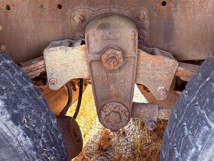 freightliner-t/a-water-truck-image-8