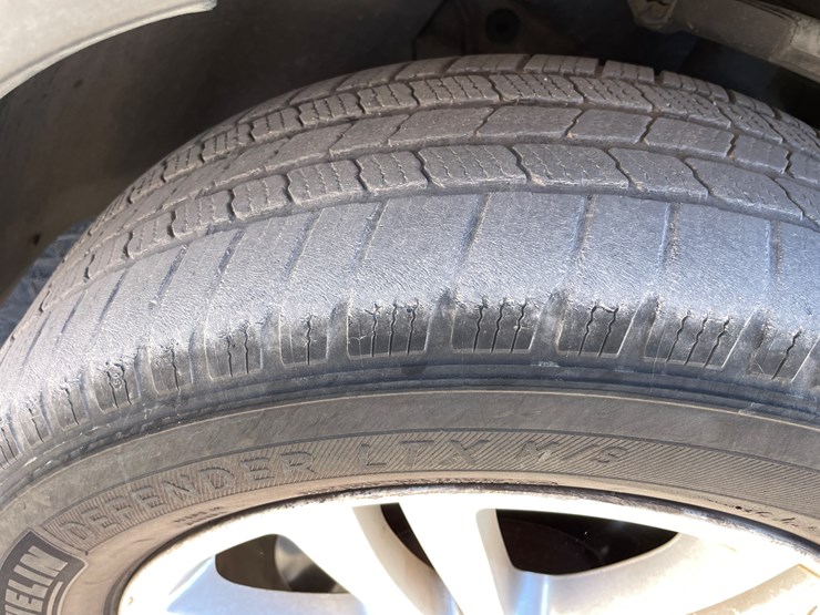 2010-volvo-xc90-image-14