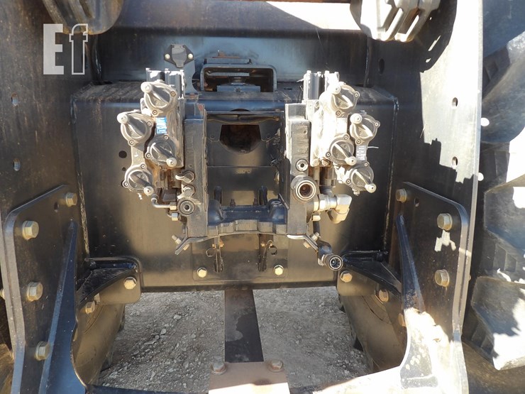 new-holland-t9040-image-6