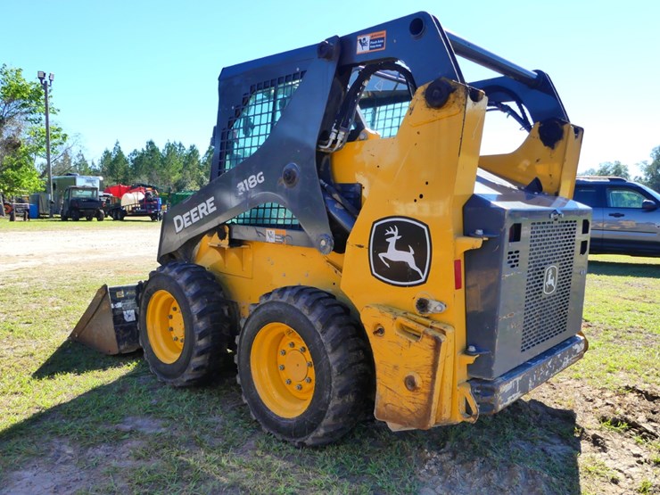 2023-deere-318g-image-3