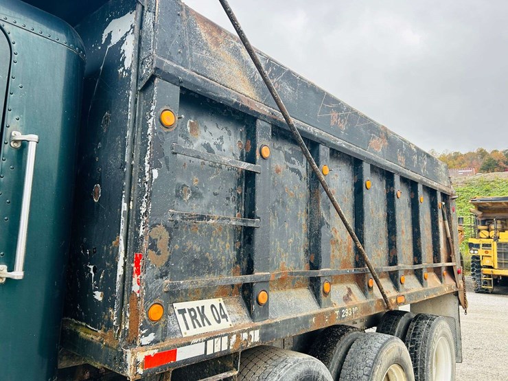 1999-freightliner-tri-axle-dump-truck-image-58