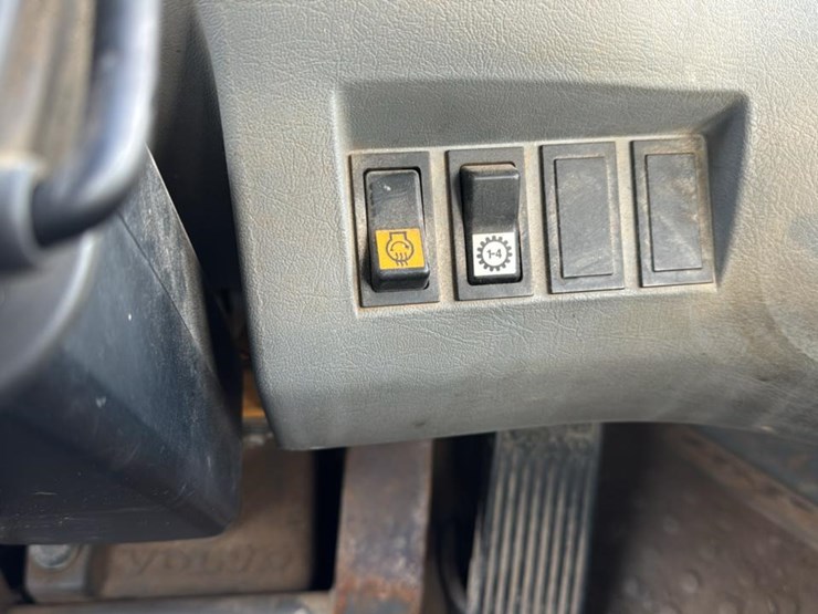 2005-volvo-l90e-image-50