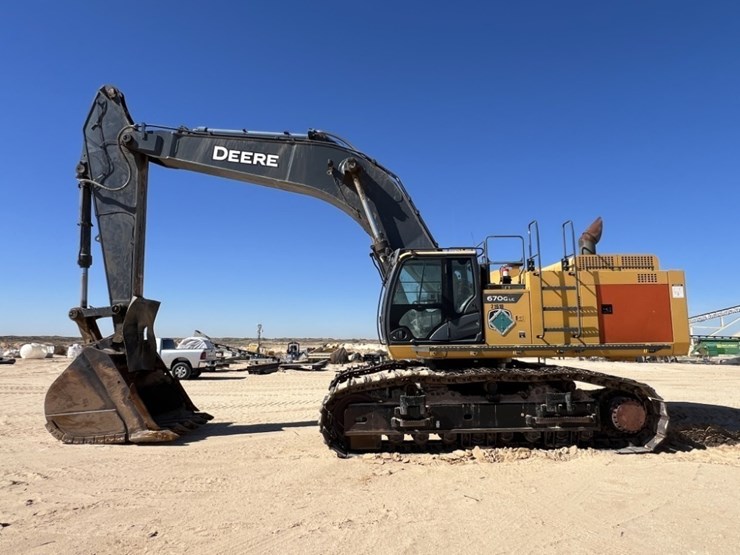 2019-deere-670g-lc-image-2