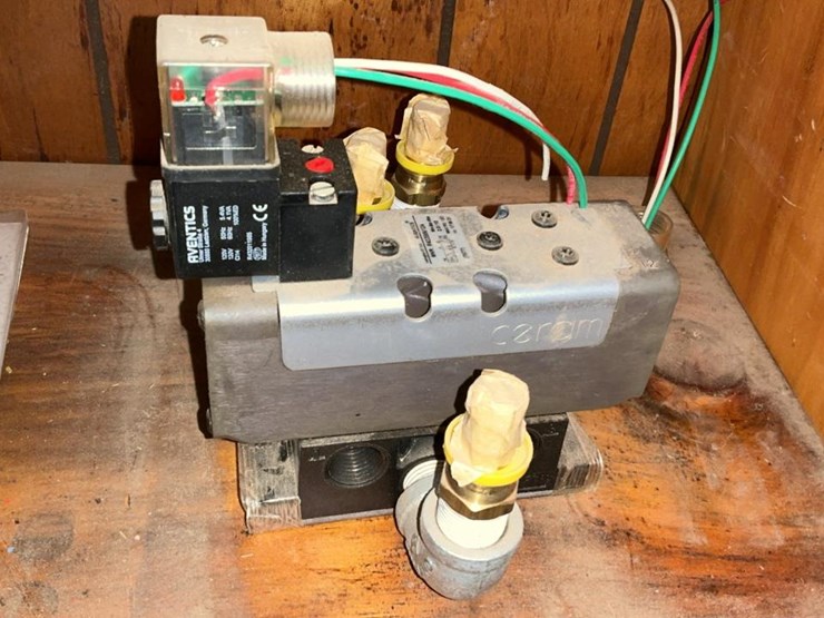 #752-•-bushings,-sprockets-and-miscellaneous-parts-image-22