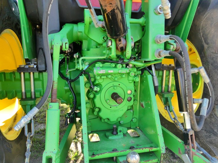 2014-john-deere-5055e-image-6